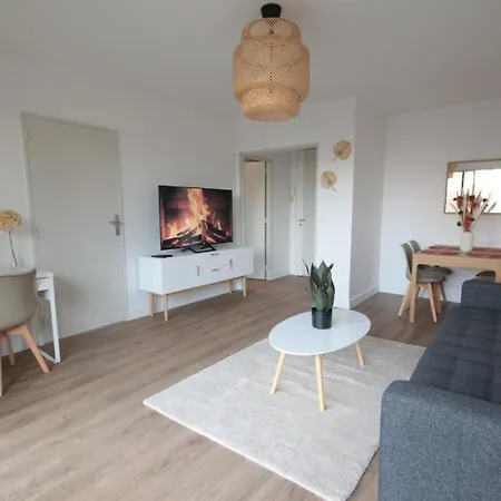 1 & Balcony - Buttes-chaumont / Belleville Appartement Parijs